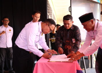 Ketua-Umum-Ika-SMA-Neg-8-Bone
